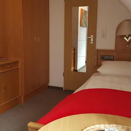 Hunaustuben 4*