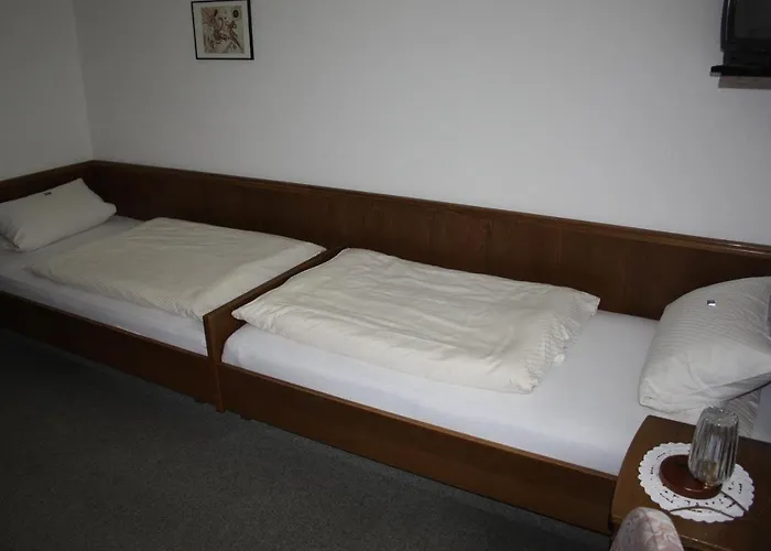 Gasthof-pension Hunaustuben